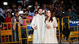 Balaji motion pictures ltd., mohit suri and chetan bhagat entertainment pvt. Young Bollywood Hero Gets Married To Longtime Girlfriend Tamil News Indiaglitz Com