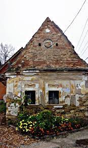 Das haus baujahr 1965 ist renovierungsbedürftig, lediglich eine neue pelletheizung wurde vor ca. Renovierungsbedurftiges Haus Mit Vorgarten Liesing