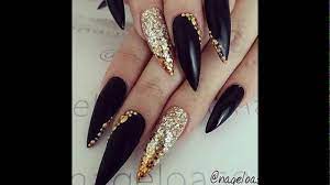 10 ideas de uñas negro con dorado perfectas y elegantes. Disenos De Unas Acrilicas Negras Con Dorado Diseno De Unas