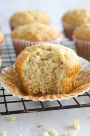 Fluffy And Moist Banana Muffins This Easy Banana Muffins Recipe Is A Family Favorite For B In 2020 Banana Muffins Easy Banana Muffin Recipe Easy Moist Banana Muffins