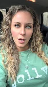 Sarah Shewmake's Instagram, Twitter & Facebook