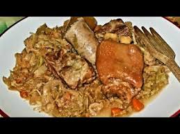 500 gr di costine di maiale, 500 gr di verzini, 200 gr di cotenna di maiale, 2 verze. Cassoeula Milanese Con Polenta Youtube