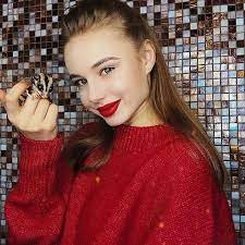 Лиза василенко в сериале школа играет лолу. Liza Vasilenko Rasskazala Kak Byvshij Paren Slomal Ej Nos