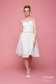 Ob im sommerkleid, in jeans oder im eleganten. Kuss Die Braut Kurze Kleider Sissi Brautmoden Magdeburg