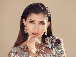 كشفت الفنانة مي عمر، بطلة مسلسل ولد الغلابة، الذي عرض خلال شهر رمضان، عن أصعب مشهد لها أثناء تصوير المسلسل. Ù„Ù„Ù…Ø±Ø© Ø§Ù„Ø£ÙˆÙ„Ù‰ Ø§Ù„ÙÙ†Ø§Ù†Ø© Ù…ÙŠ Ø¹Ù…Ø± ØªØ¤Ø¯ÙŠ ØªØ¬Ø±Ø¨Ø© Ø¨Ø·ÙˆÙ„Ø© Ù…Ø·Ù„Ù‚Ø© Ø¯ÙˆÙ† Ø²ÙˆØ¬Ù‡Ø§ Ù…Ø­Ù…Ø¯ Ø³Ø§Ù…ÙŠ Ø§Ù„Ø´Ø±Ù‚ Ø§Ù„Ø¥Ø®Ø¨Ø§Ø±ÙŠ