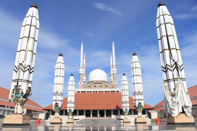 Hasil gambar untuk Masjid Agung Jawa Tengah
