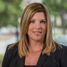 Stephanie Mount's Instagram, Twitter & Facebook