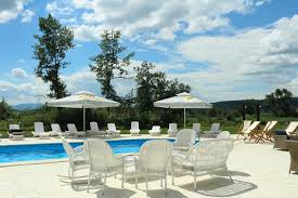 Can i have lunch or dinner nearby? Palatul Brukenthal Avrig