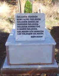 2) sen her zaman bizim yüreğimizde düşüncemizde soframızda ve yanı başımızda olacaksın. Kimisi Ilginc Kimisi Komik Mezar Taslarina Islenmis 18 Fantastik Yazi Onedio Com