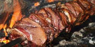 Ecco la ricetta e i consigli per prepararlo e gustarlo anche di ritorno dalle vacanze. La Ricetta Del Giorno Carne Di Vitella Allo Spiedo Cotta Alla Brace Un Piatto Delizioso Cagliari Vistanet