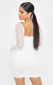 Contact les robes blanches mini on messenger. Petite Mini Robe Blanche Bouffante Prettylittlething Fr