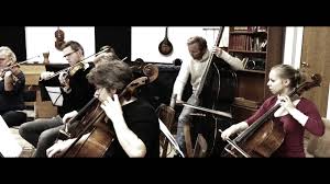The Pogues And Kirsty Maccoll Fairytale Of New York Katzenjammer Ben Caplan And The Trondheim Soloists Perform The Pogues Kirsty Maccoll Classic Fairytale Of New York Geboren Um Zu Leben Musik Leben