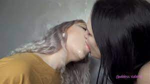 Watch Lesbian kissing - Sloppy, Lesbian, Kissing & Tonguing Porn - SpankBang