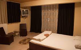 Cine cauta hotel ieftin in bucuresti, dar inca nu este hotarat unde sa se cazeze, poate sa vina la noi! Hostel Domino Cazare Bucuresti Hostel 2 Stele Cazare Hostel Bucuresti Cazare Hostel Hotelier Cazare Ieftina Cazare Ieftina Bucuresti Oferte Cazare Bucuresti Hoteluri Bucuresti Hostel Bucuresti Hostel Ieftin In Bucuresti Accomodation In