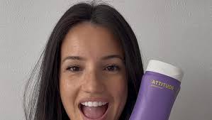 Amazon.com : ATTITUDE Shampoo and Body Wash for Kids, EWG Verified Hair and  Body Cleanser, Dermatologically Tested Soap, Plant and Mineral Based Bath  Products, Vegan, Vanilla & Pear, 16 Fl Oz :