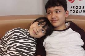 Nih karir de alwi assalamu'alaikum min, kl mau panggil alwi untuk cermaha bisa hubungi siapa ya?? Sama Sama Bikin Gemas 8 Pemeran Kiansantang Alwi Assegaf Dan Adiknya Idn Times Jabar