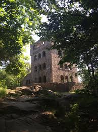 The park's scenic waterfalls and splash pool give this park its name, indian well. Indian Well State Park Trail Running