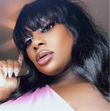 any young/teen moms wanna be friends lmk! i'm 17 soon to be 18 w/ an 8  month old lil boy. i've js been getting tired of being stuck in the house.  i'm