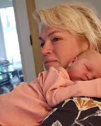 There's nothing better than newborn snuggles 🥰 Photo Credit 📸: Veronika  Lighthill 🏥 Providence St Joseph Medical Center