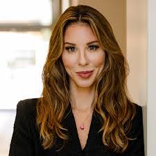 Heather Rogers's Instagram, Twitter & Facebook