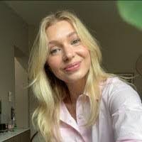 Grace Nix's Instagram, Twitter & Facebook