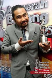 Lahir 13 jun 1984) merupakan seorang pelawak, pelakon dan pengacara malaysia. Peminat Setia Johan Raja Lawak Inicio Facebook