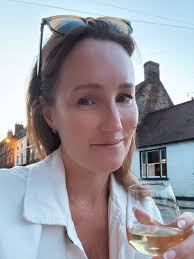 ALL THE AUTUMN FEELS 🍂 I forgot how beautiful this time of year is 🫶🏻 I  feel like I always play it safe with my love of neutrals but these gorgeous  stems