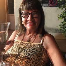 COMPROMISO PARA QUE VIAJEMOS MEJOR El año pasado sumamos más de 100 coches  nuevos al subte y con eso mejoramos la frecuencia y también hicimos que tu  viaje sea más seguro y