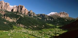 La val di fassa è il luogo ideale per le vostre vacanze proprio in ogni stagione! Dolomiti I Paesi Della Val Di Fassa Viaggio Nel Mondo