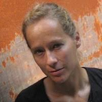 Stefanie Roth's Instagram, Twitter & Facebook