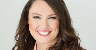 Author Laura Briggs: “How it's possible to build the service-based business  of your dreams based