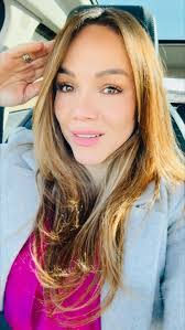 Kelly Sheehy's Instagram, Twitter & Facebook