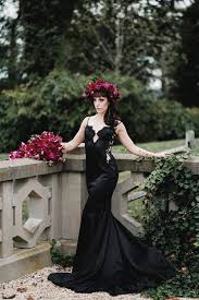 39 gothic wedding dresses uk found. Elegant Gothic Castle Wedding With A Black Wedding Dress Rock N Roll Bride