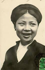 30 Unimaginable Things Women Did In The Past Just For The Sake Of 'Beauty' 