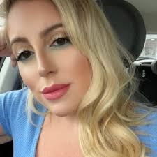 Amber Vaughn (@bonbonav316)