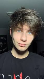 pov: you’re my girlfriend and you admit that you’re in love with a girl.  🥺💔