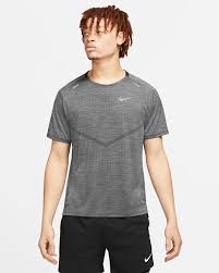 Mesh side stripes promote airflow to help keep you cool. Nike Dri Fit Adv Techknit Ultra Men S Short Sleeve Running Top Nike Gb