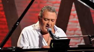 Károly gesztesi was born on april 16, 1963 in budapest, hungary. Gesztesi Karoly Hangjat Nem Lehetett Nem Ismerni 24 Hu