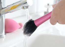 how to clean makeup brushes loepsie