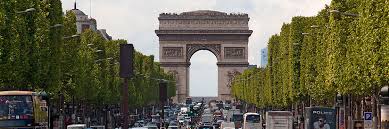 Vous allez déguster des créations exclusives au 86champs, en intérieur ou extérieur avec sa terrasse à toît ouvrant. Champs Elysees The Most Beautiful And Famous Avenue In Paris
