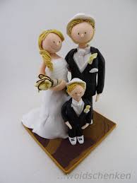 Tortenfigur Brautpaar Mit Kind Tortenfiguren Hochzeit Torten Figuren Brautpaar