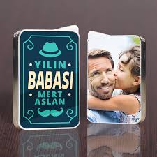 1966 yılında ise o dönemin başkanı lyndon johnson, her yıl haziran ayının üçüncü pazarının babalar günü olarak kutlanacağını. Babalar Gunu Hediyesi Fotografli Isme Ozel Cakmak Hediye Limani