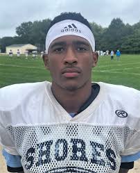 A family affair: Mona Shores football team can light up the scoreboard  quickly, with one Farnum or the other