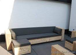Nun für die sitzfläche die untere hälfte der ersten palette so absägen, dass drei deckbretter für die sitzfläche bleiben. Bauholz Lounge Sofa Stuttgart Sofa Selber Bauen Sofa Aus Paletten Mobel