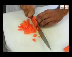 Tailler En Paysanne Webtv Hotellerie Restauration Et Metiers De L Alimentation