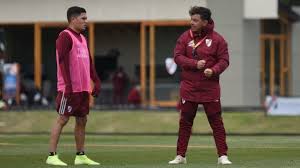 Sin embargo, su actuación se vio opacada por la lesión que lo obligó a dejar la cancha en el segundo. Juanfer Quintero Broke The Silence And Explained Why He Left River It Saturates You Ruetir