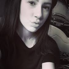 Demi hunter (@demihunter789)