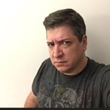 Ed Mort, detetive particular, era uma tirinha sensacional. O autor, Luis  Fernando Veríssimo, conseguia fechar uma "piada" por tira, e manter em  aberto como tira sequencial para o dia seguinte!