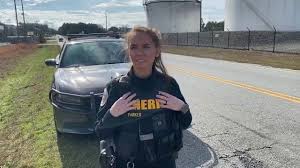 Wow Change Is Slowly Coming Officer Parker Sets Big Guys Straight In 2020 Big Guys Parker Officer
