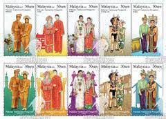 Pakaian tradisional melayu merujuk kepada pakaian tradisional orang melayu, terutamanya baju melayu dan baju kurung. Pakaian Tradisional Kaum Di Malaysia Utama